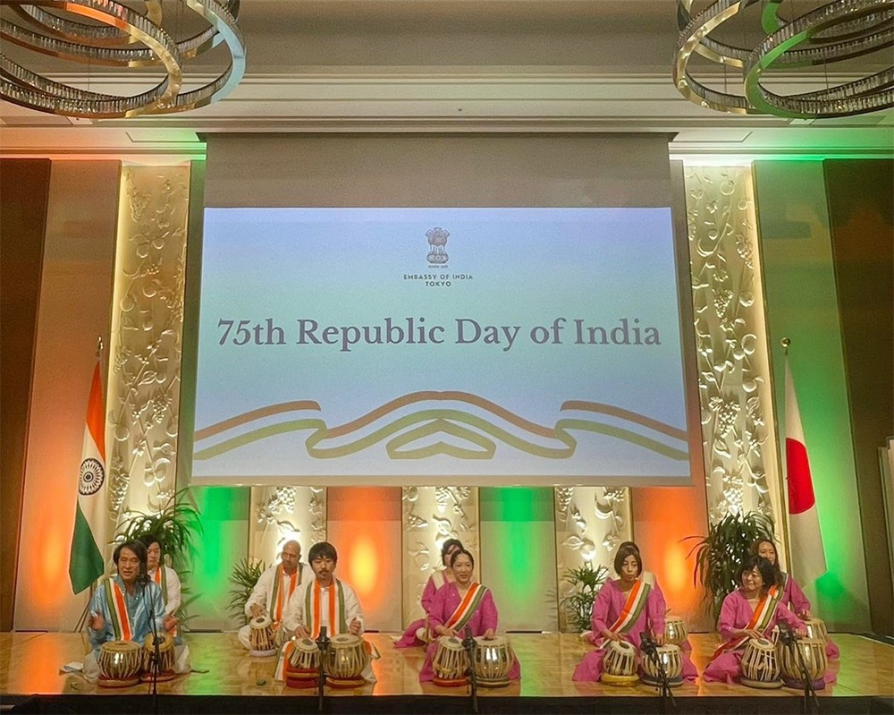 共和国記念日の式典「75th Republic Day of India」で会長とメンバーが演奏で参加をしました